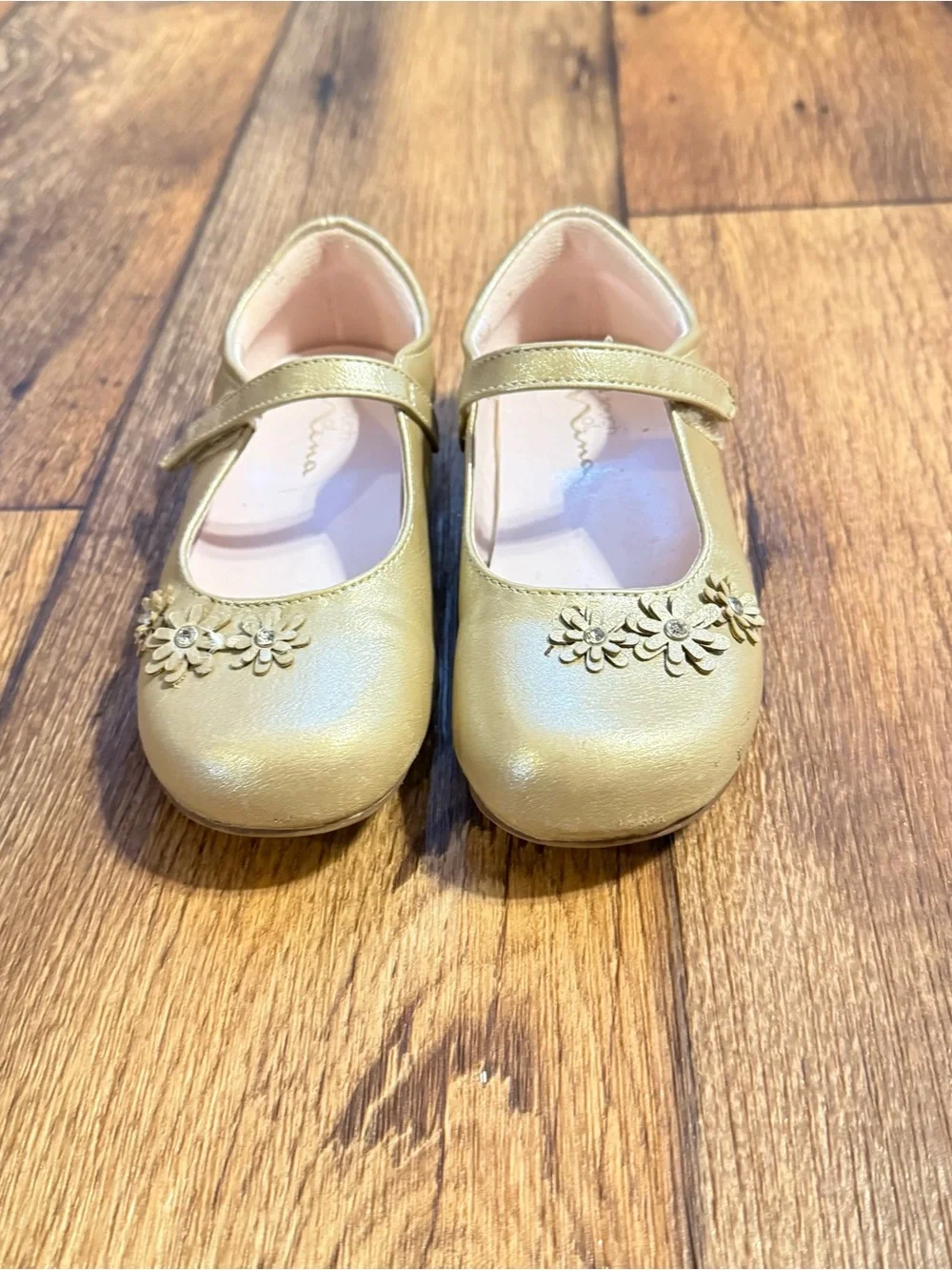Touch of Nina- Gold Mary Jane Dress Shoes with Floral Accents- girls size:11